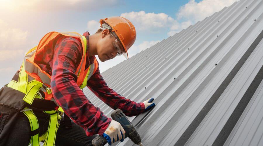 Professional gutter cleaning in Bridgeport, NE